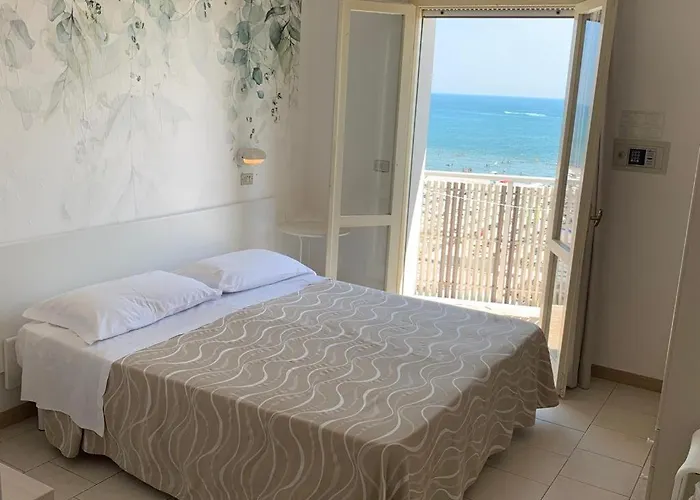Viamare فندق 3*