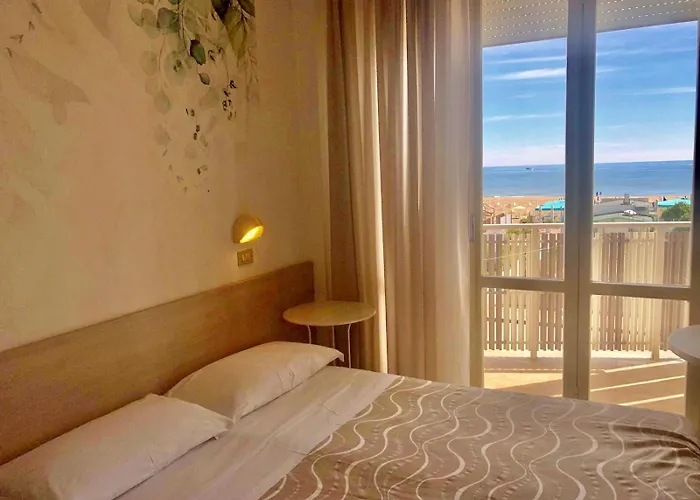 فندق Viamare 3*