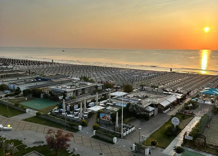 فندق Viamare 3*